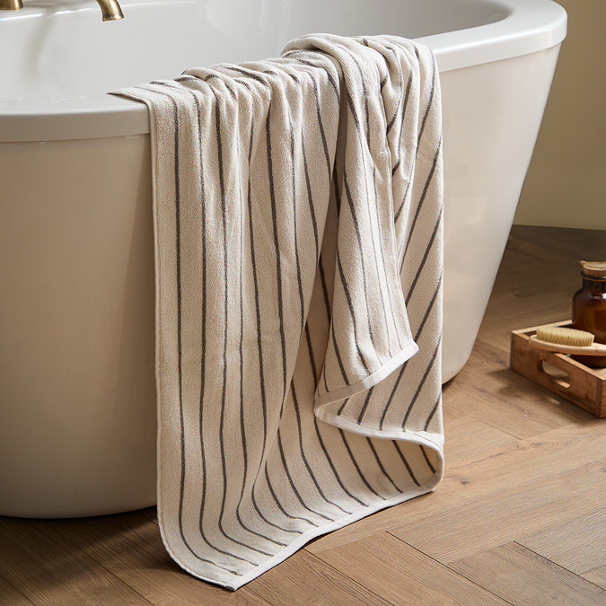 Hebden mole towel on bath image