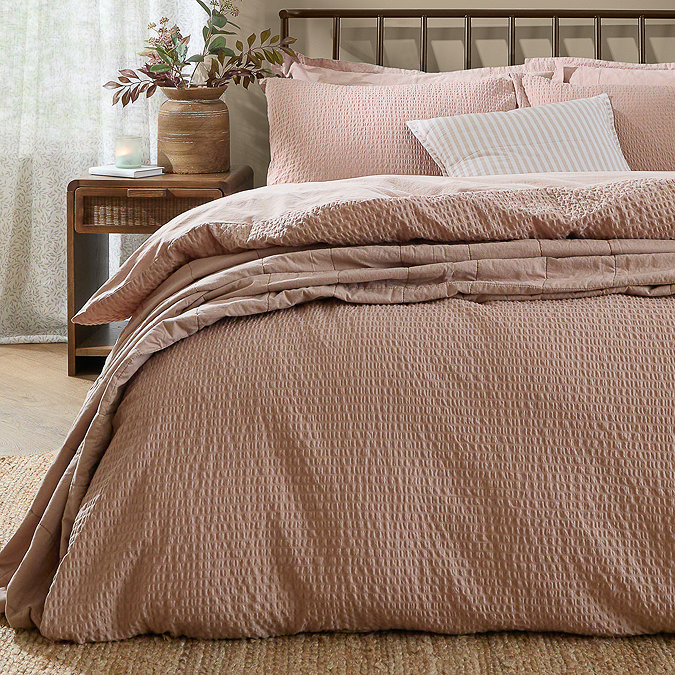Relaxed seersucker duvet cover set in cotta