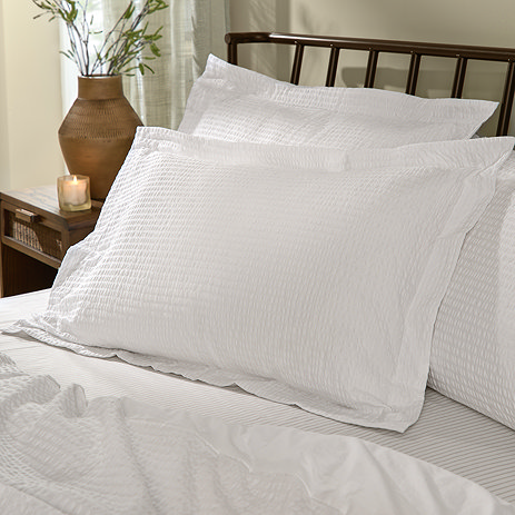 Hebden Relaxed seersucker pillowcase pair chalk