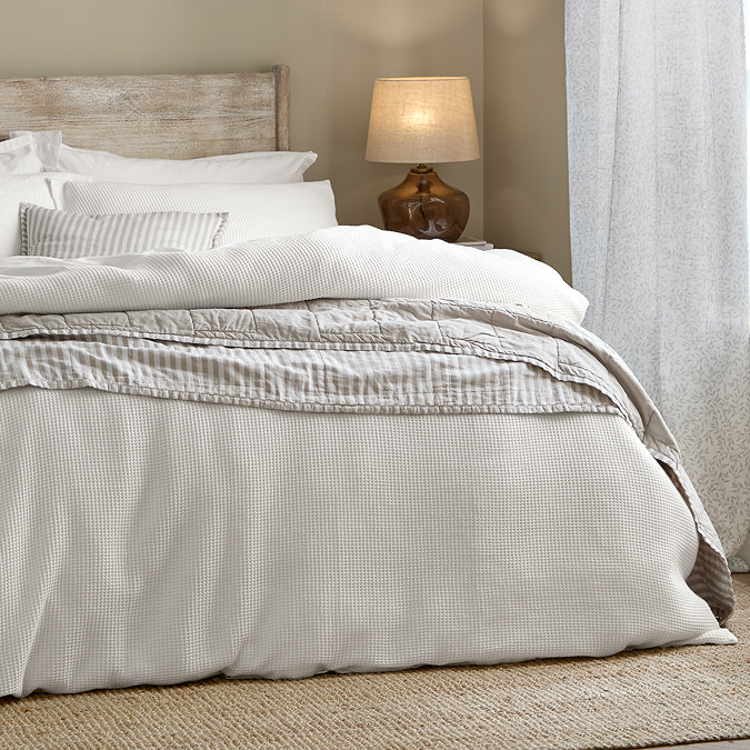 Hebden relaxed waffle duvet cover set chalk