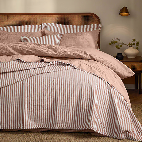 Hebden bedspread pecan and cotta