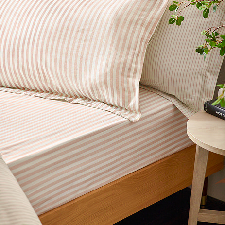 Hebden fitted sheet on bed image 1