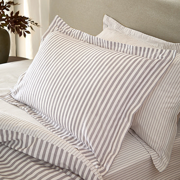 Hebden pillowcase mauve close up on bed image 2