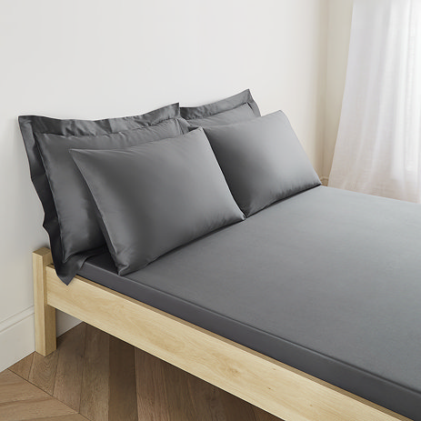 Standard fitted sheet and oxford pillowcase bundle