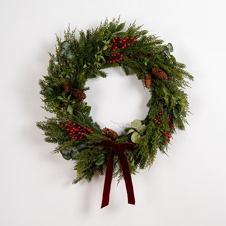 Iris Oversized wreath with velvet bow
