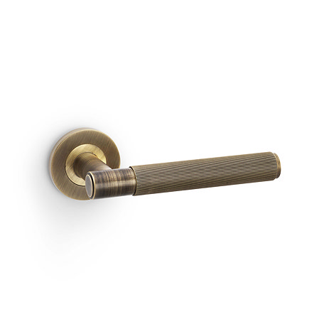 Isen Reeded Model I Door Handle Image