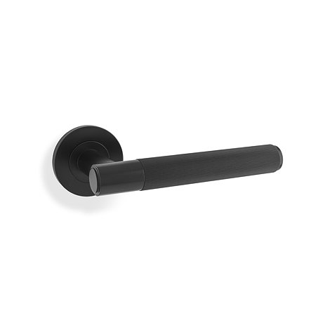 Isen Reeded Door Handle Model I in black