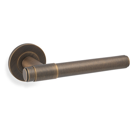 Isen Round Antique Brass door handle