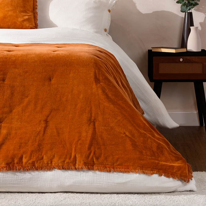 Jaye Bedspread in rust image 1