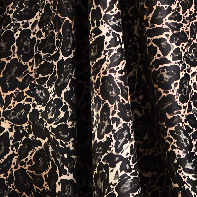 Close up of pattern on throw image 4