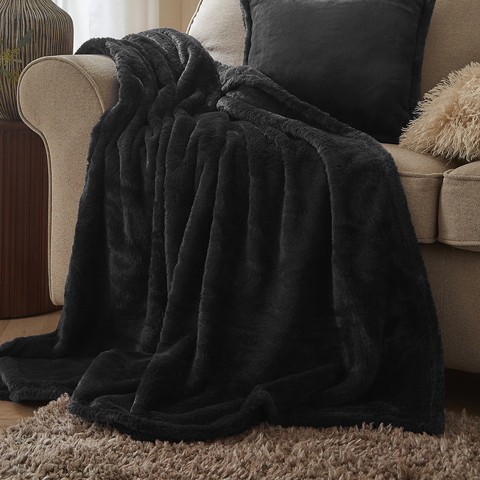 Kallu Throw Black Lifestyle