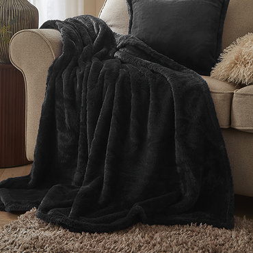 Kallu Throw Black Cushion and Throw