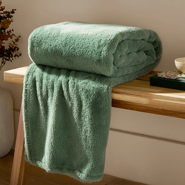 Kallu frost green throw image