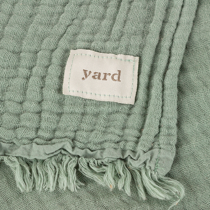 Lark Throw Euc 1