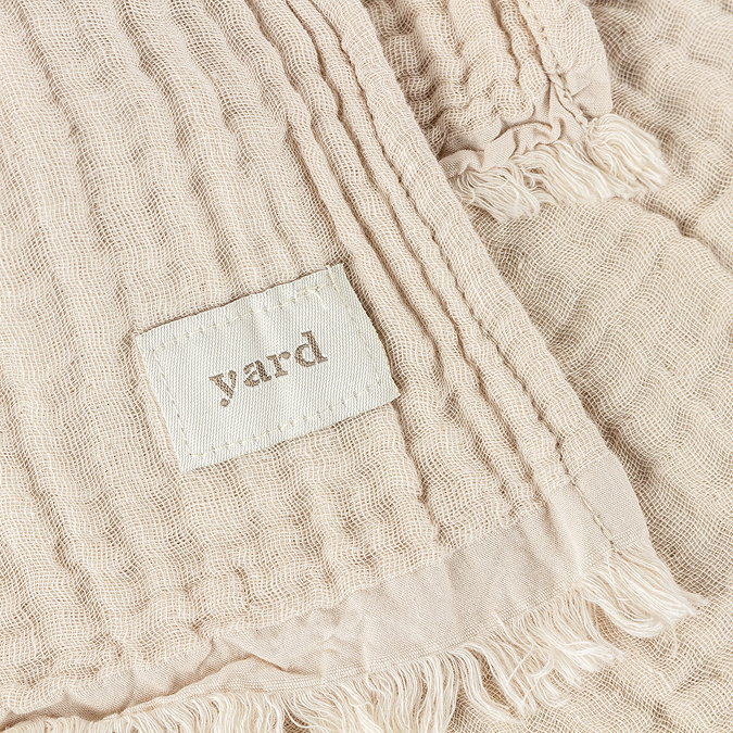 Lark throw natural