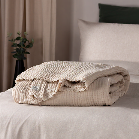 Lark throw natural
