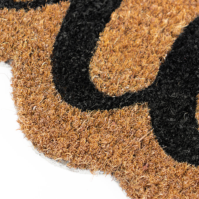 Coir shaped welcome mat close up image 3