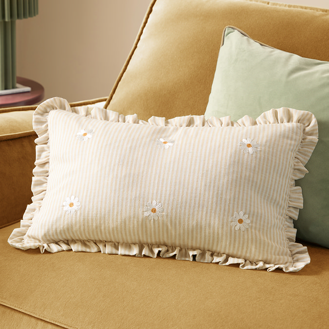Les Fleurs Daisies Ruffle Cushion multi