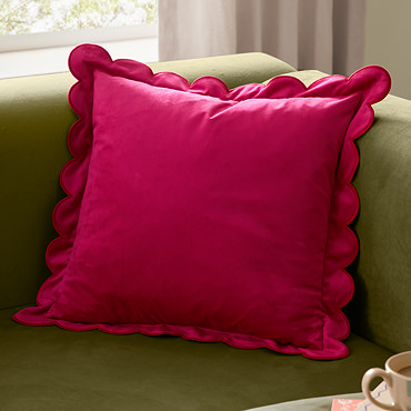 lil scallop cushion in pink image