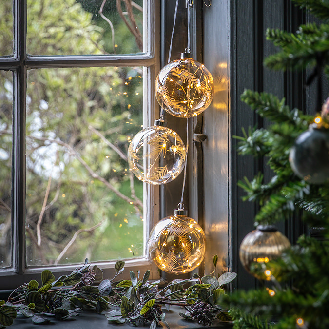 Linnea Feather Etched christmas tree bauble