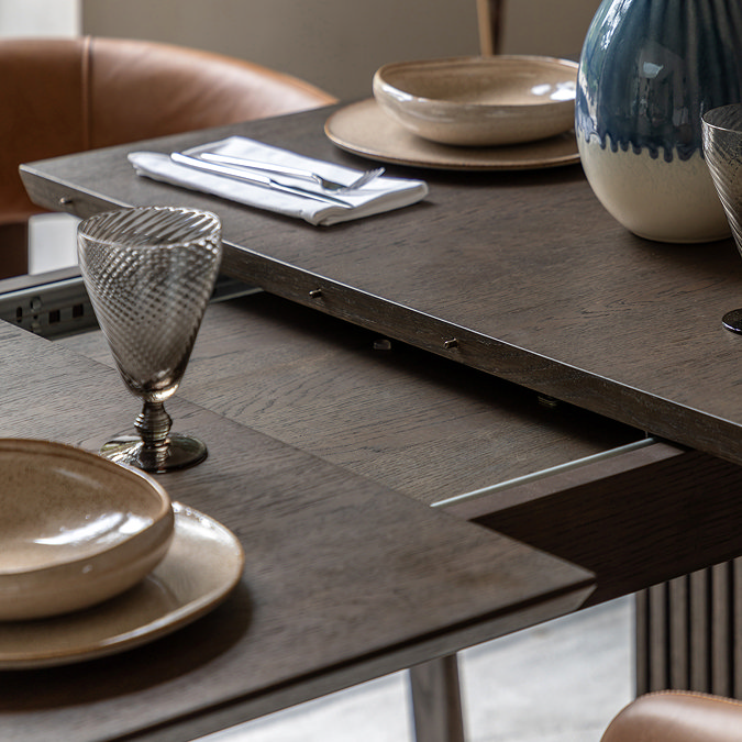 close up image on middle extendable function of dining table