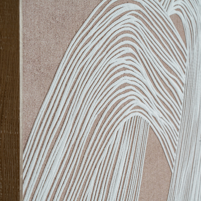 Lunora Line Art in Frame in brown and white