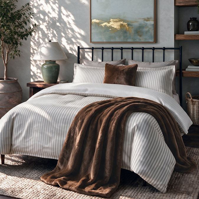 Cassidy Chocolate Throw