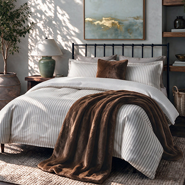 Cassidy Chocolate Throw