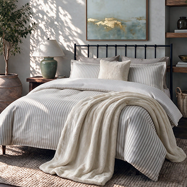 Cassidy Cream Throw