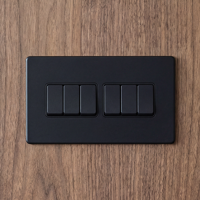 6 Gang Switch in Matt Black