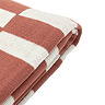 Maple throw nutmeg