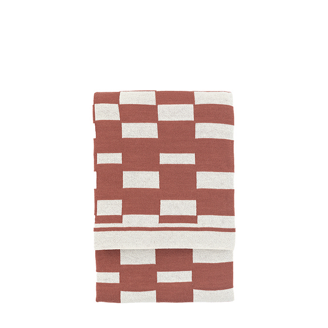 Maple throw nutmeg