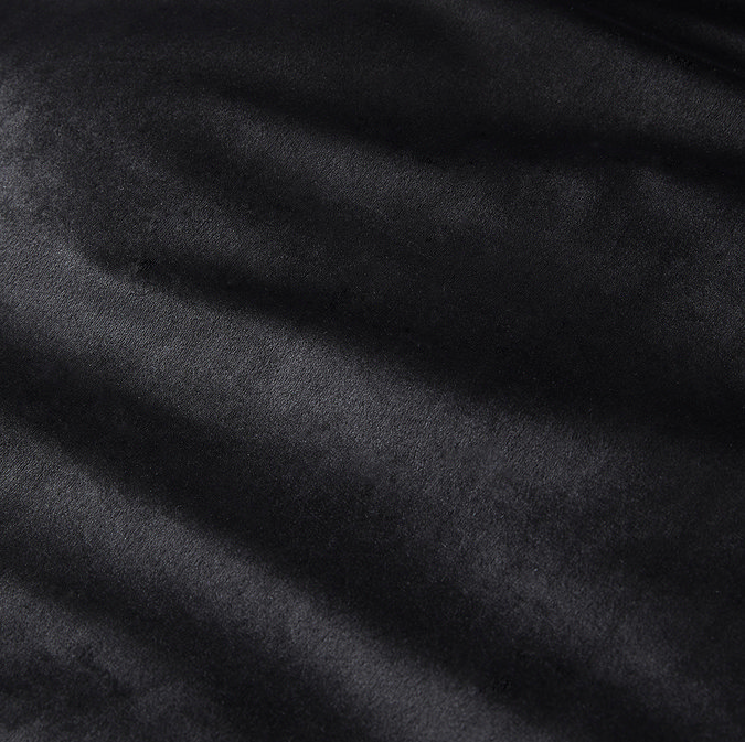 Montrose Duvet Cover Set in black close up image