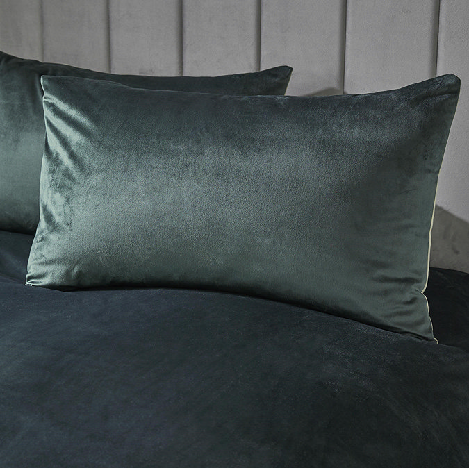 Montrose duvet cover set in bottle green on bed image 2