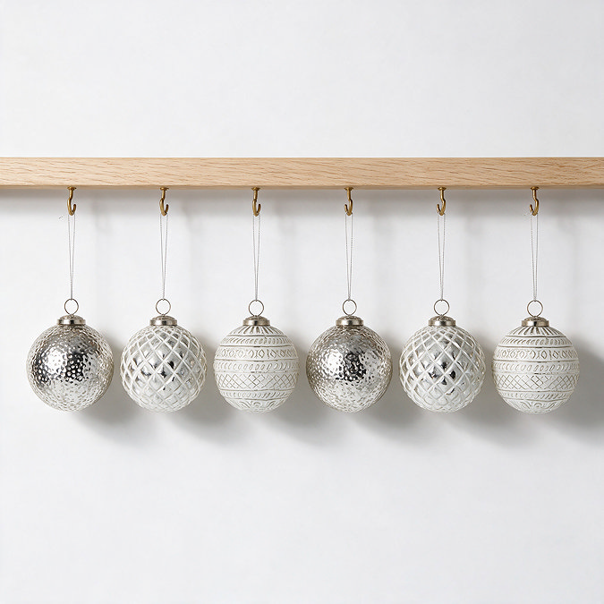 Niamh set of  6 Glass baubles