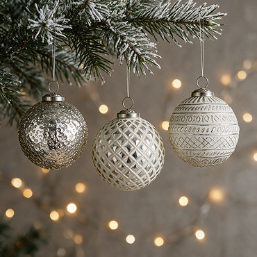 Niamh set of  6 Glass baubles