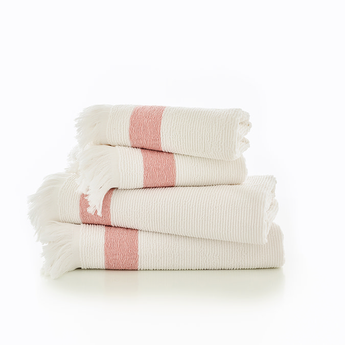 Oakwood Ridge pink towels image