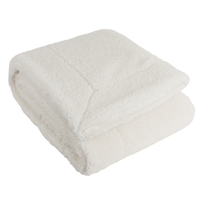 Olann Ecru throw image