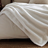 Olann Ecru throw image