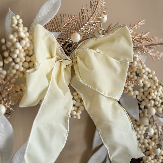 Pippa Berry Wreath 50cm cream