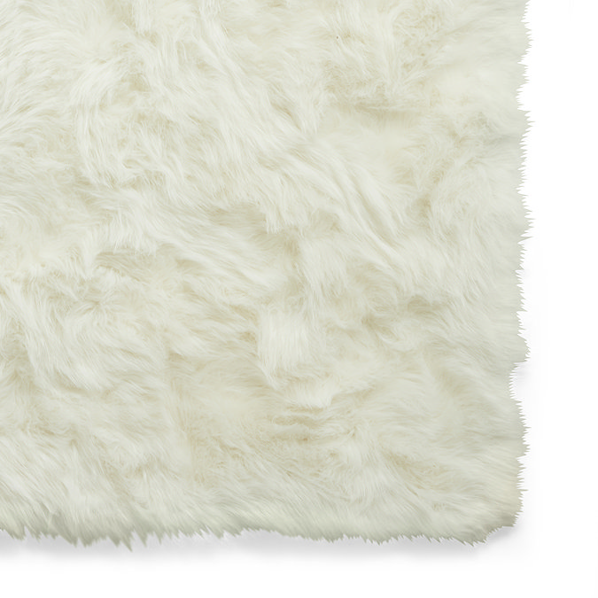 Polar plush ivory rug close up image 4
