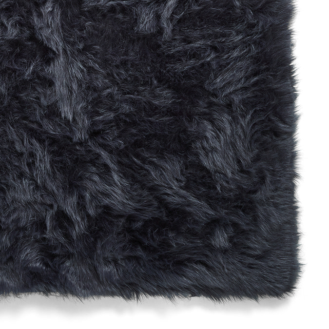 Polar plush navy rug close up image