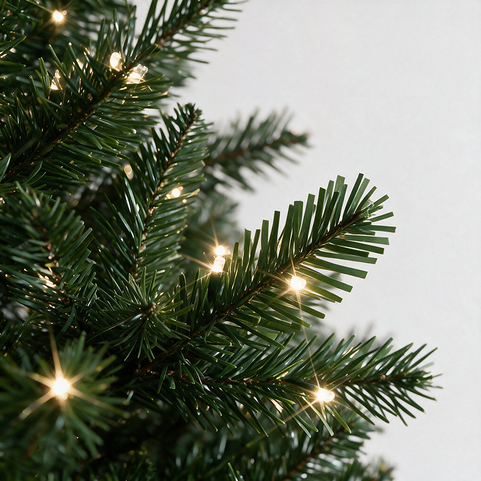 Pre-Lit Arwen - 6ft Pine Christmas Tree