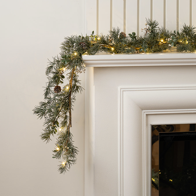Neve Natural Feel Garland