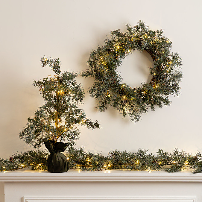 Neve Natural Feel Tree with light