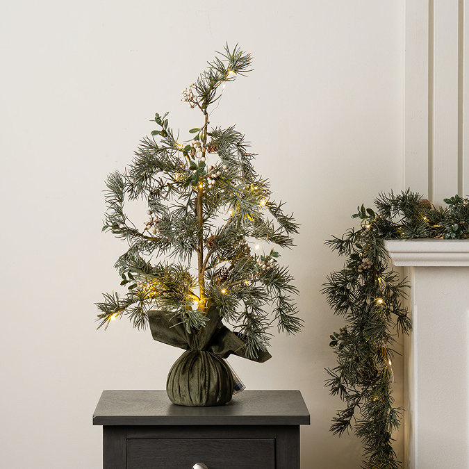 Neve Natural Feel Tree with light