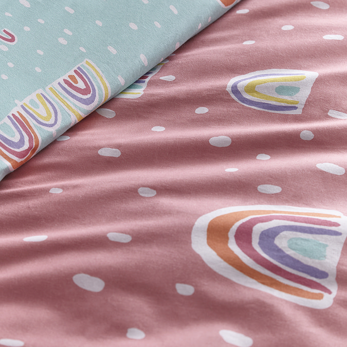Close up of duvet cover pattern image 2