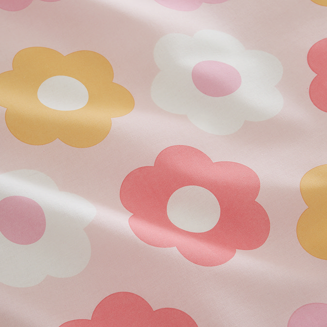 Retro daisy fitted sheet on bed image