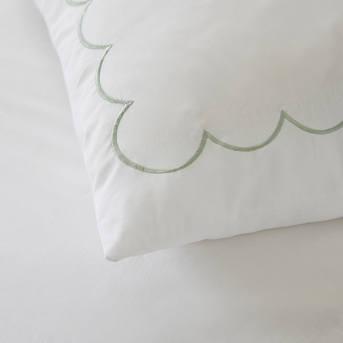 Scallop Border Embroidery Duvet Cover Set - Green carousel image