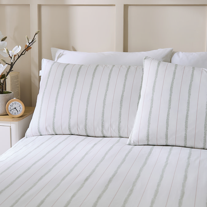 Scallop Floral Reversible 200TC Duvet Cover Set - Green carousel image